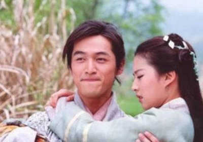 ​30秒 | 胡歌刘亦菲已领结婚证？官方回应来了