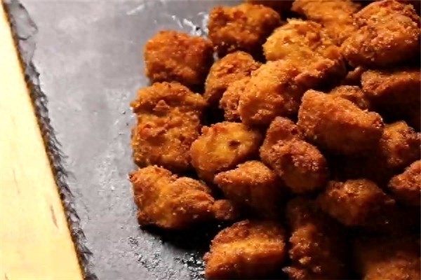 自制家庭版鸡米花，比外面好吃n倍，咬一口嫩的爆汁