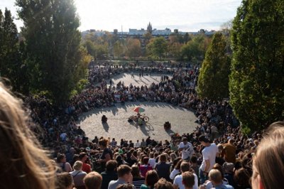 ​柏林墙倒塌的30年后，无形的墙依旧存在