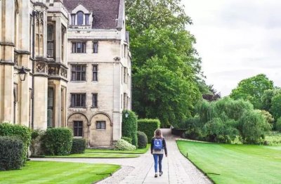 ​'snowplow' parent “扫雪机父母”能扫清人生的障碍吗？