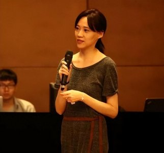 ​台湾女公知在大陆捞金未果，被封杀后：台湾可封锁轰炸大陆的港口